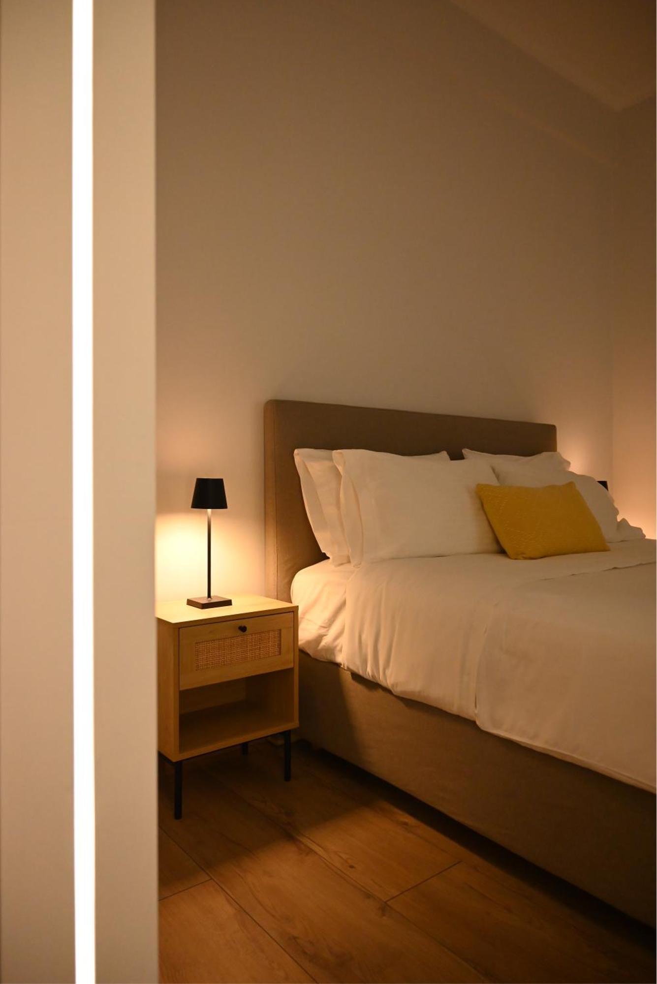 Minimal Apartment On The Shadow Of The Acropolis Athene Buitenkant foto