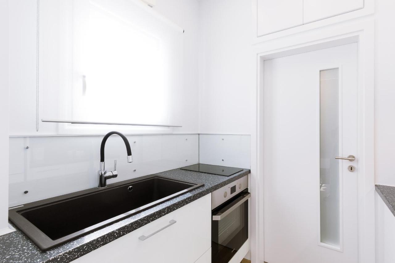 Minimal Apartment On The Shadow Of The Acropolis Athene Buitenkant foto
